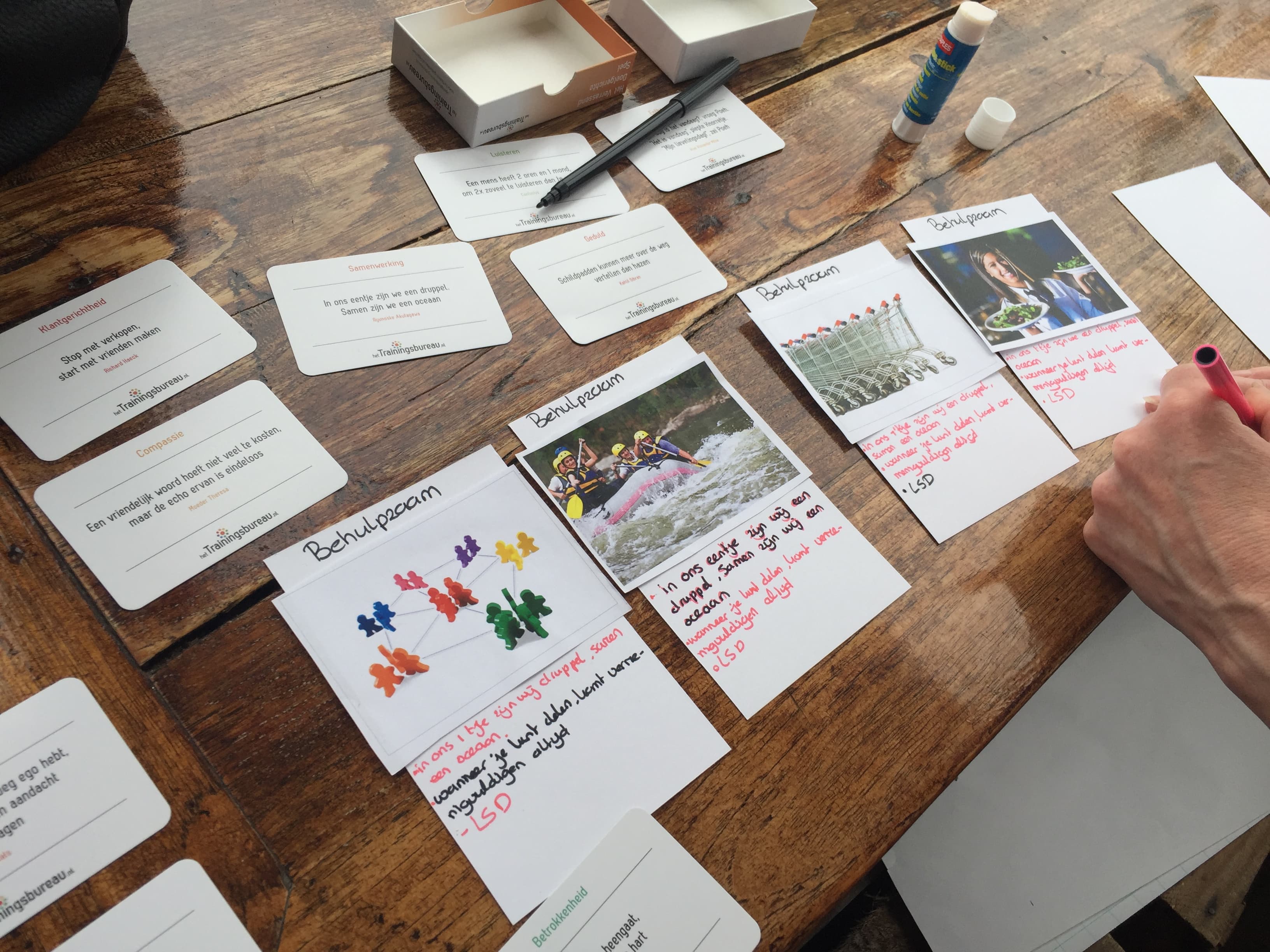 Workshopmaterialen op tafel